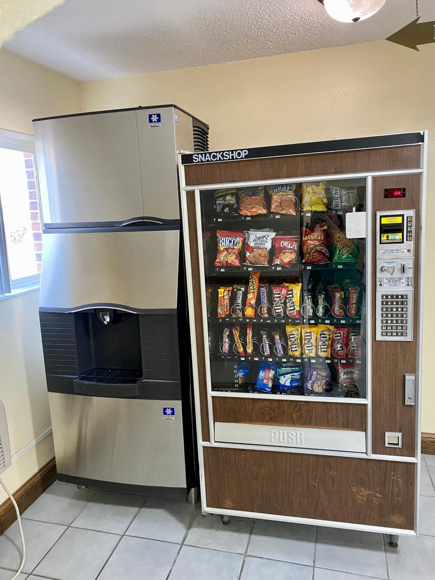 Super 8 By Wyndham Ogallala Extérieur photo
