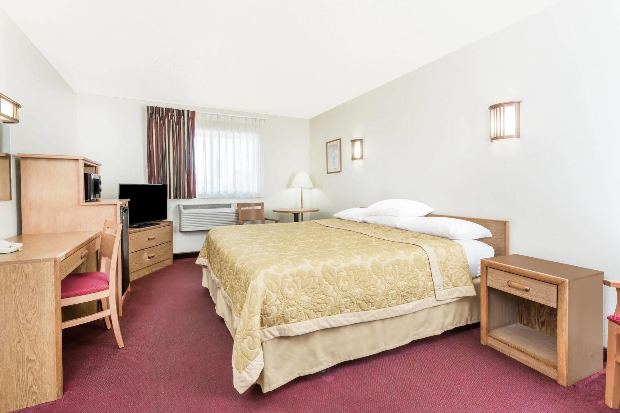 Super 8 By Wyndham Ogallala Extérieur photo